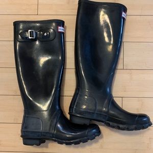 Hunter size 7 tall black rain boots